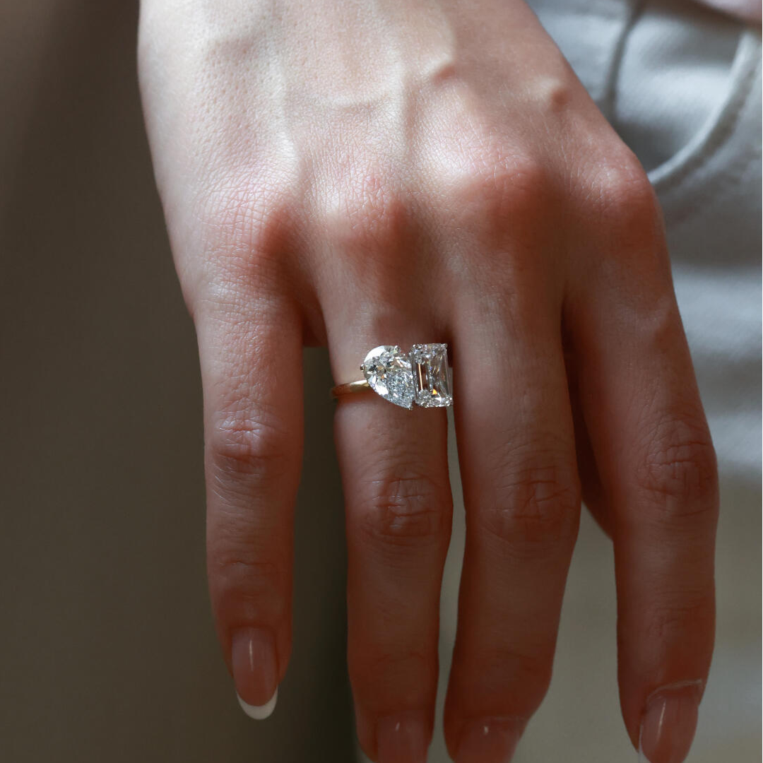 2 ct Emerald & 1.7 ct Pear DE VS Lab Diamond Ring in 18K Gold – Toi et Moi