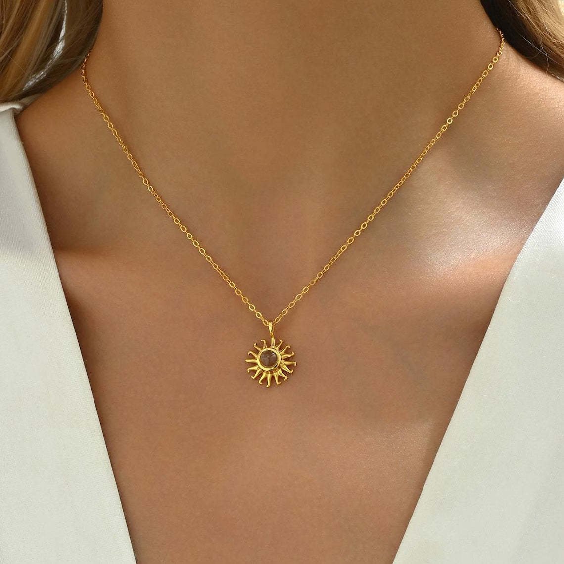 Custom Engraved 14K Gold Photo Locket Necklace – Personalized Jewelry with Hidden Picture Frame – Unique Gift for Her