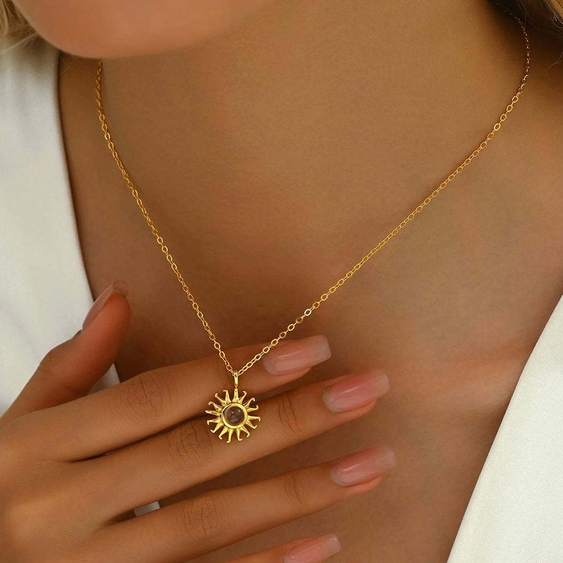 Custom Engraved 14K Gold Photo Locket Necklace – Personalized Jewelry with Hidden Picture Frame – Unique Gift for Her