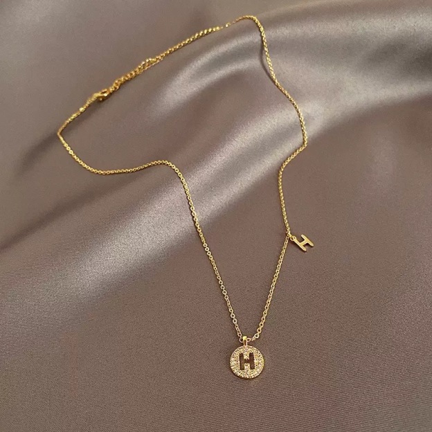 14K gold-plated necklace featuring an alphabet letter pendant