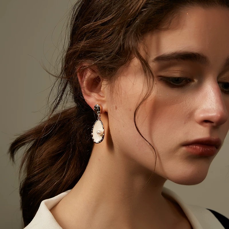 Asymmetric Freshwater Pearl Stud Earrings 18K Gold Plated Copper – Duo Moon