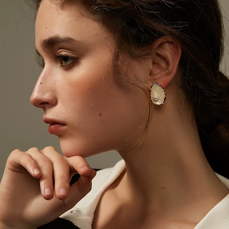 Asymmetric Freshwater Pearl Stud Earrings 18K Gold Plated Copper – Duo Moon