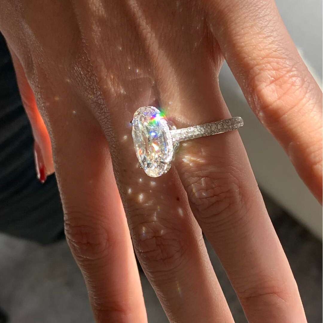 D VVS2 Oval Diamond PT950 Eternity Ring 3–13.14 ct – Light Bulb Spark