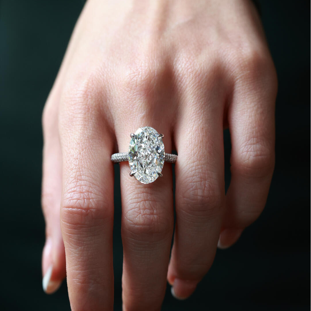 D VVS2 Oval Diamond PT950 Eternity Ring 3–13.14 ct – Light Bulb Spark