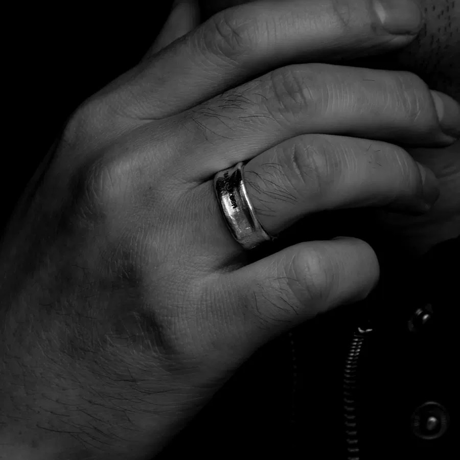 Silver couple rings with customizable engravings