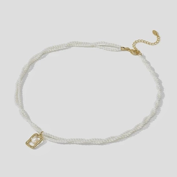 Gold-tone necklace with pearl and square pendant