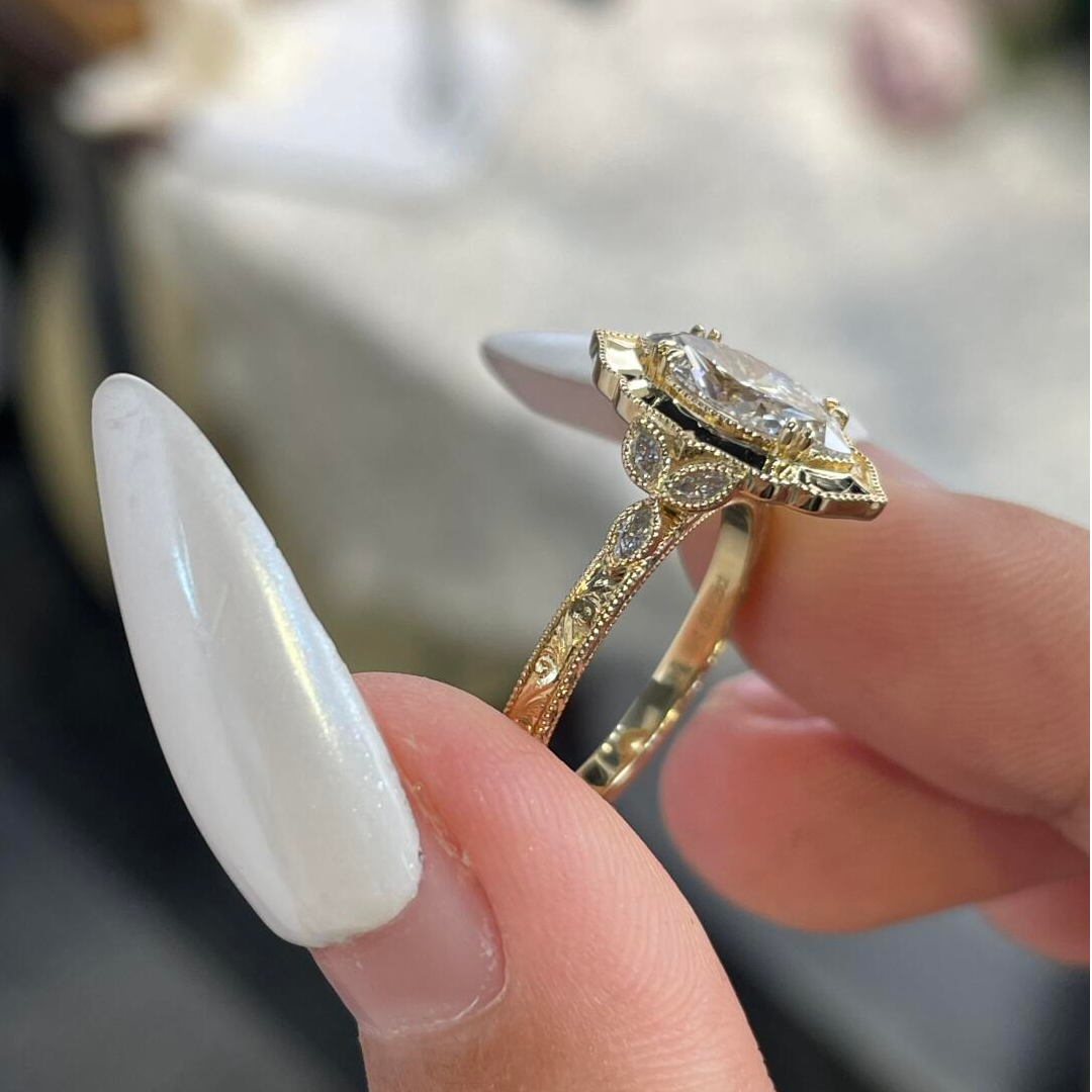 Vintage 18K Gold VVS2 Lab-Diamond Marquise Cocktail Ring – Baroque Engraved Sizes 5-9