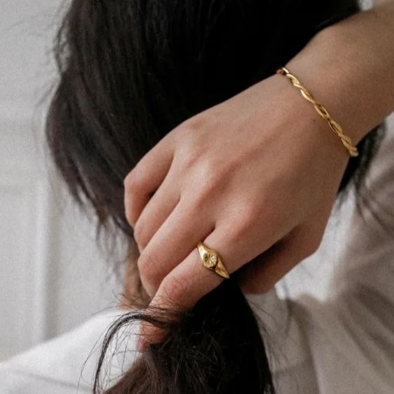 18K Gold Ring, Gold-Plated, Starburst Design, Signet Ring, Classic Style