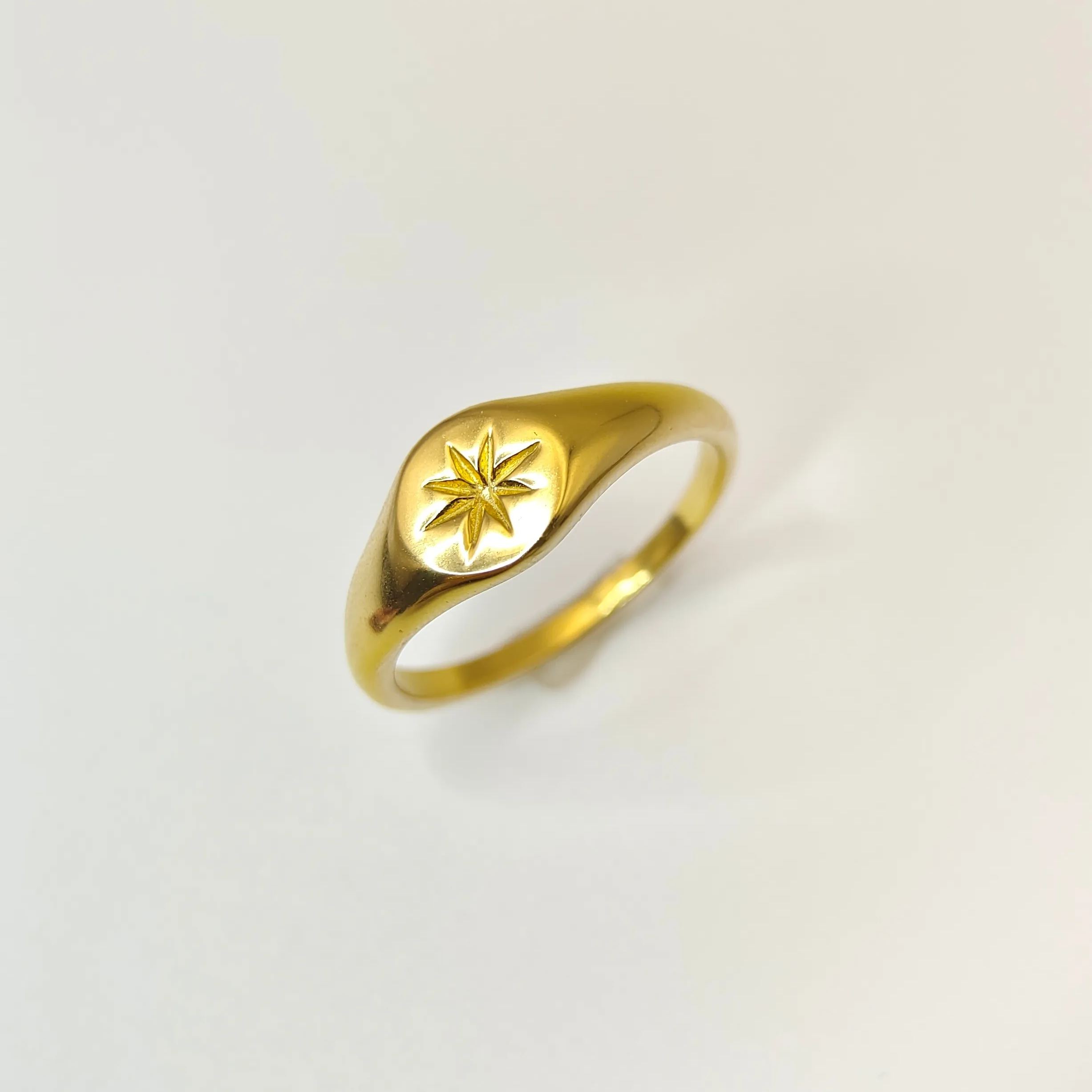 18K Gold Ring, Gold-Plated, Starburst Design, Signet Ring, Classic Style