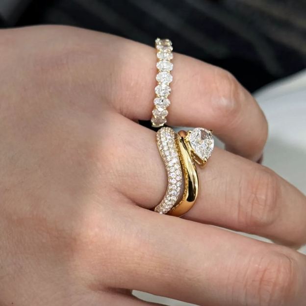 D-E VS Oval Lab Diamond Eternity Ring 0.25 ct Each – 18K Gold Classic