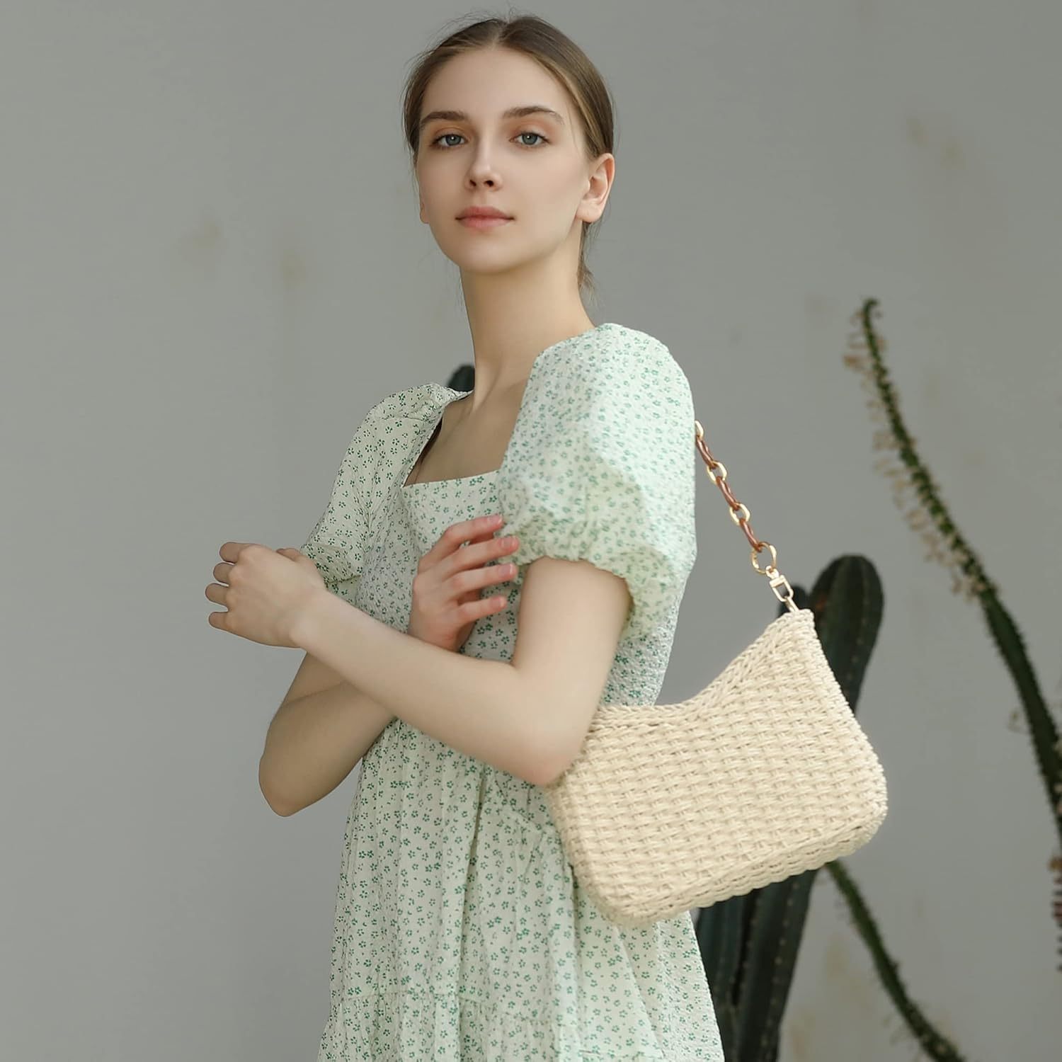 Small Handmade Straw Pocketbook Bag for Women Woven Handbag Shoulder Purse with Chain