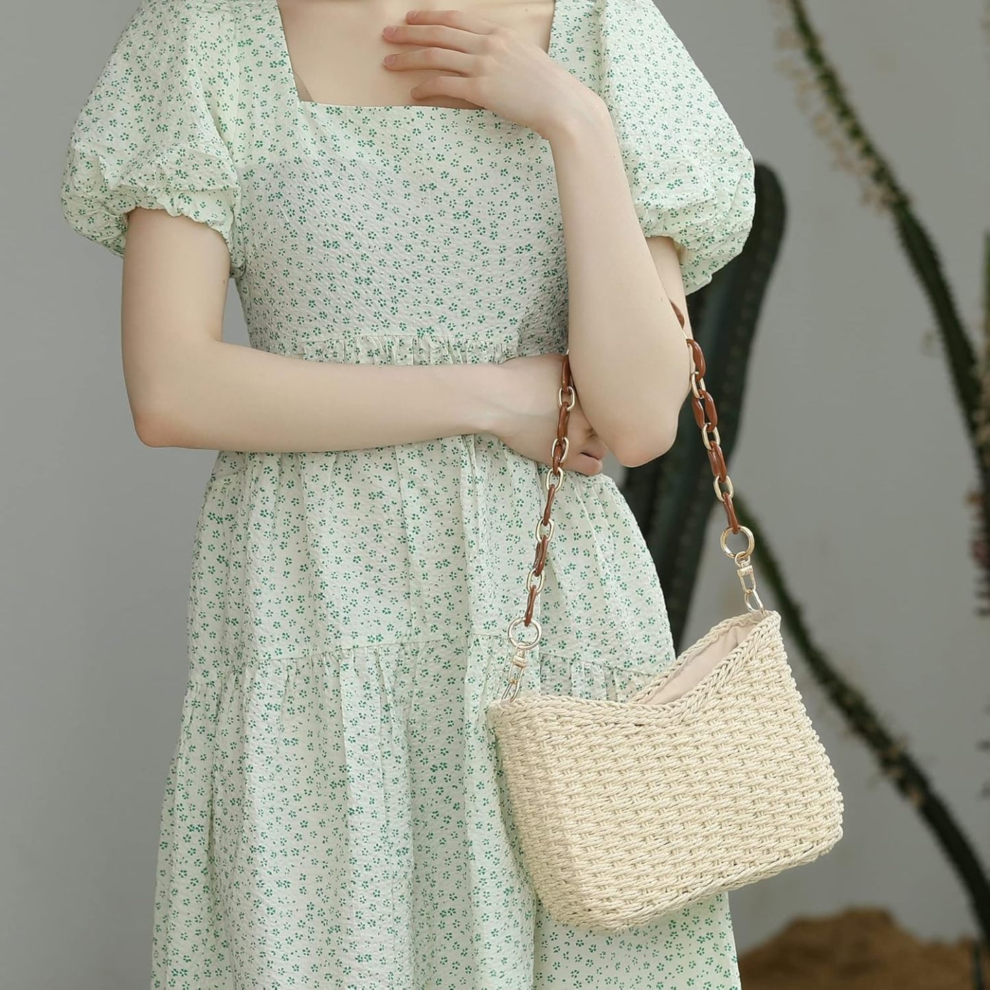 Small Handmade Straw Pocketbook Bag for Women Woven Handbag Shoulder Purse with Chain
