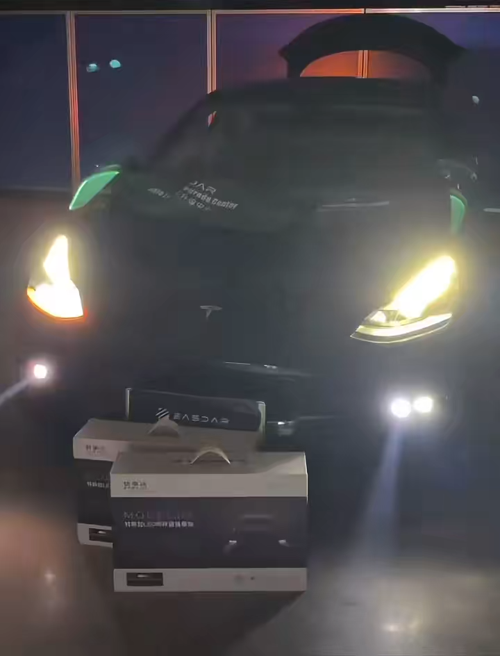 Suitable for the LED rectangular module lenses of the headlights assembly of Tesla Model 3/Y, including fog lights, glow lights and turn signals.