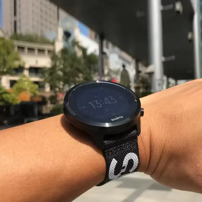 Titanium flagship sports watch, durable outdoor waterproof GPS