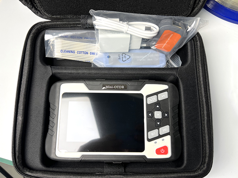 FC1500 Fiber and Copper Tester, Integrated in OTDR, OPM, OLS, VFL, Event Map and RJ45 Cable Testing