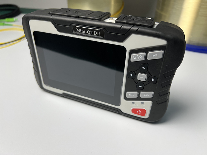 FC1500 Fiber and Copper Tester, Integrated in OTDR, OPM, OLS, VFL, Event Map and RJ45 Cable Testing