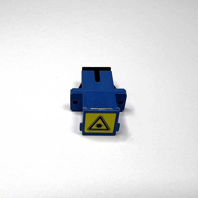 Adapter SC/UPC z automatyczną osłoną przeciwkurzową i migawką w kolorze niebieskim
