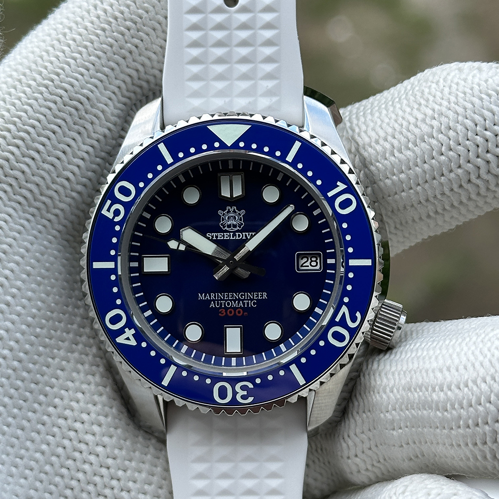 steeldive 316ステンレス　NH35 300Mダイバー　ブルー STEELDIVE Official SD1968 Blue Dial 44mm One-piece Case Sapphire