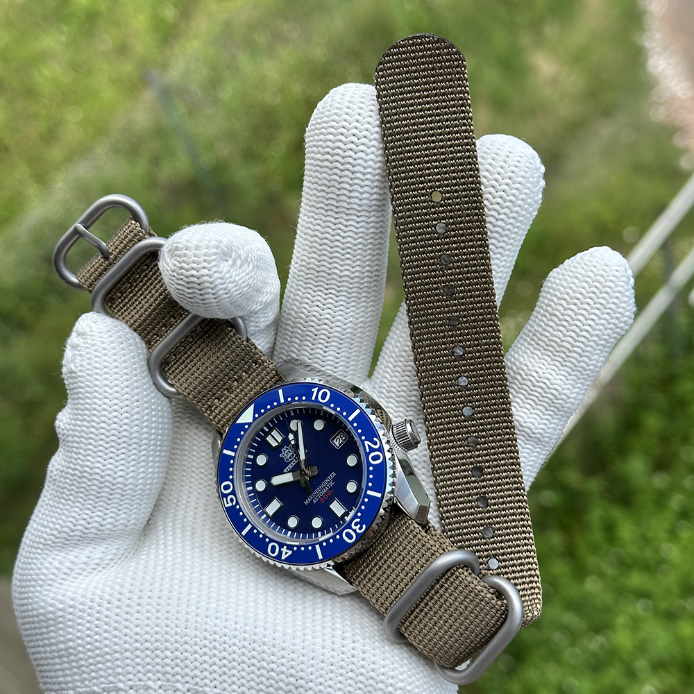 STEELDIVE Official SD1968 Blue Dial 44mm One-piece Case Sapphire Crystal NH35 Automatic Men Dive Watch
