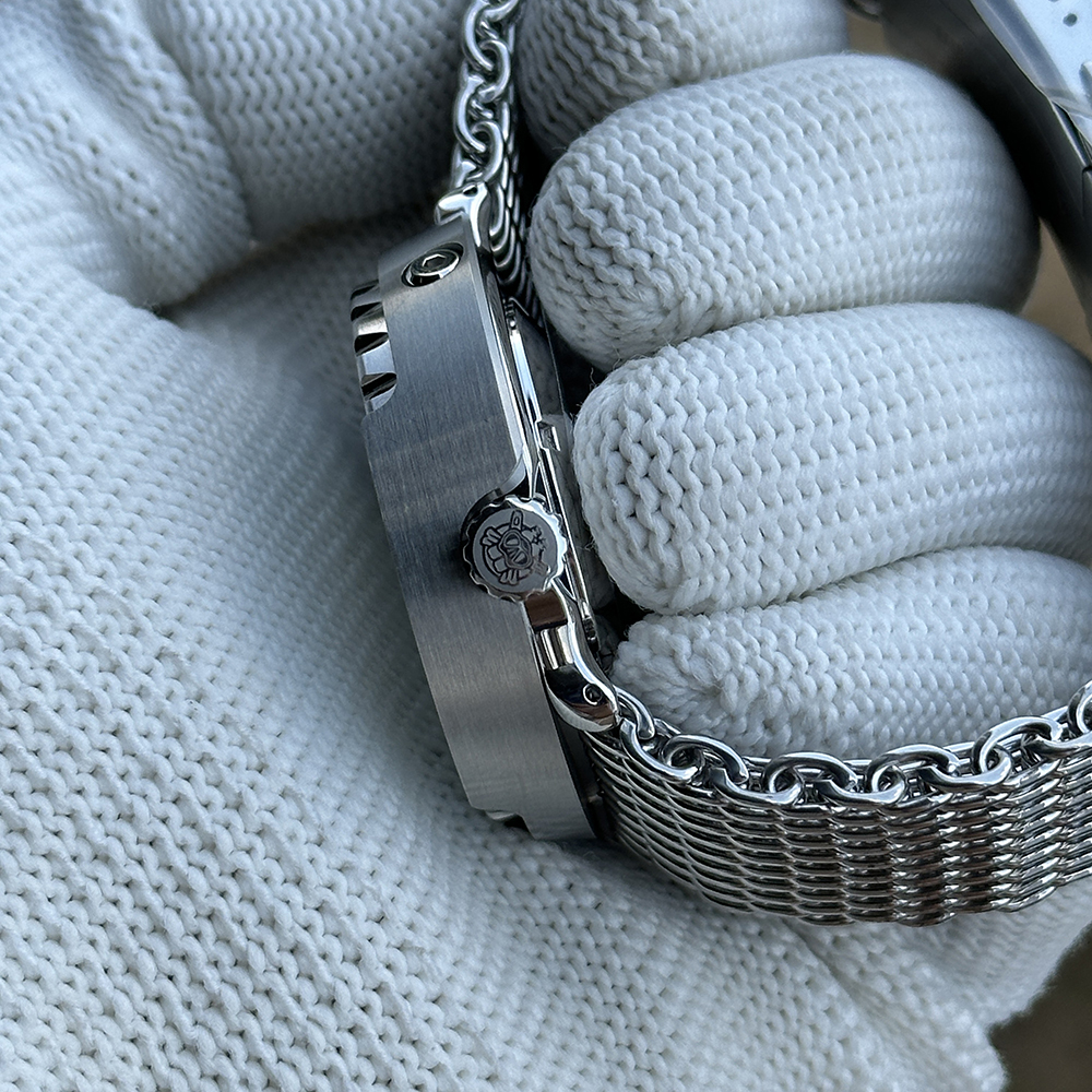 Steeldive SD1975N Watch Crown