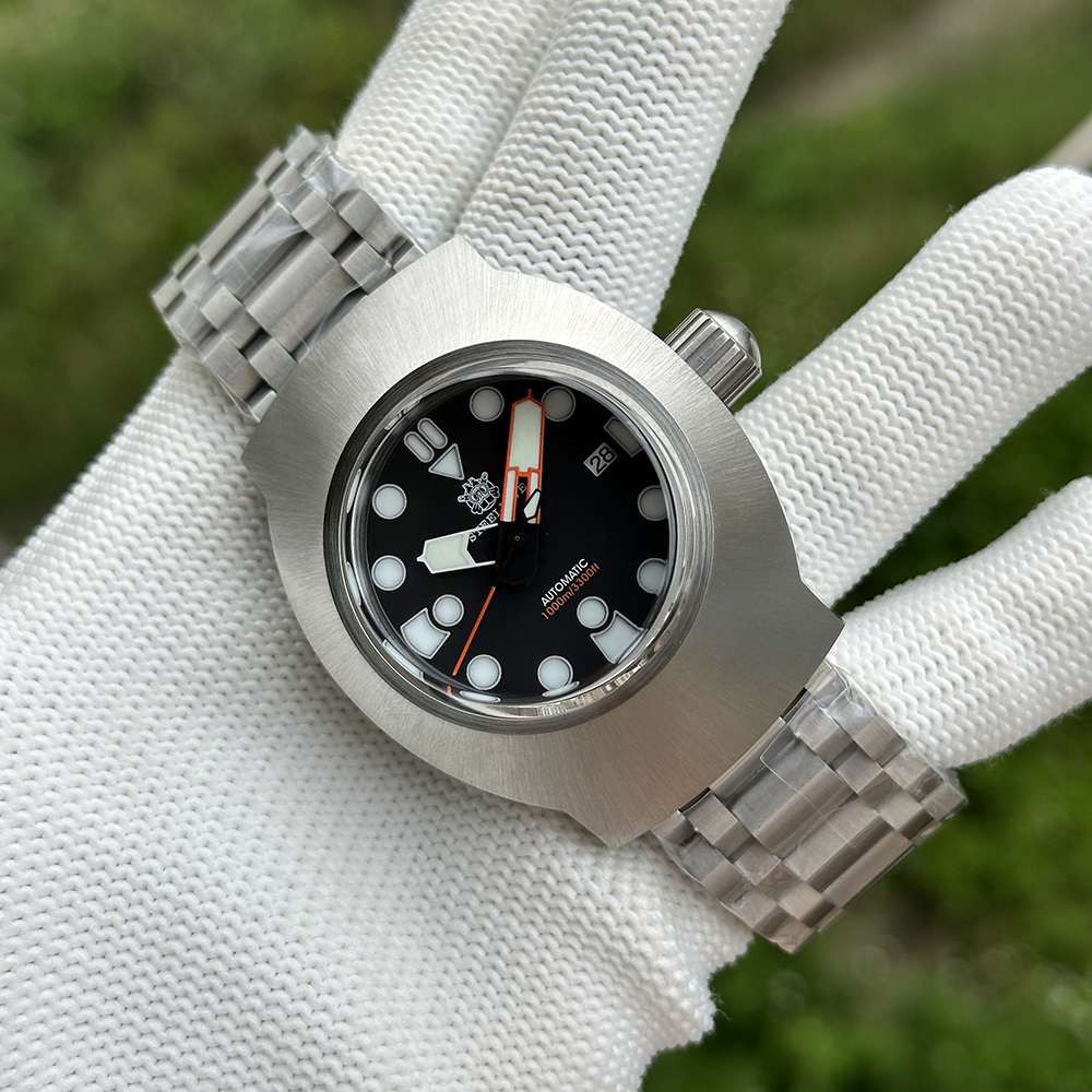 STEELDIVE SD1920V2 Official Store Watch/Dive Watch on Tank