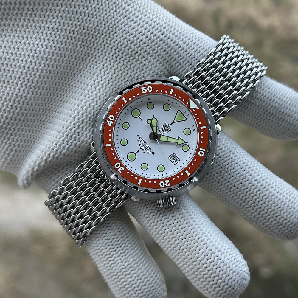 Steeldive SD1975N White Dial Red Bezel NH35 Dive Watch with Mesh Bracelet