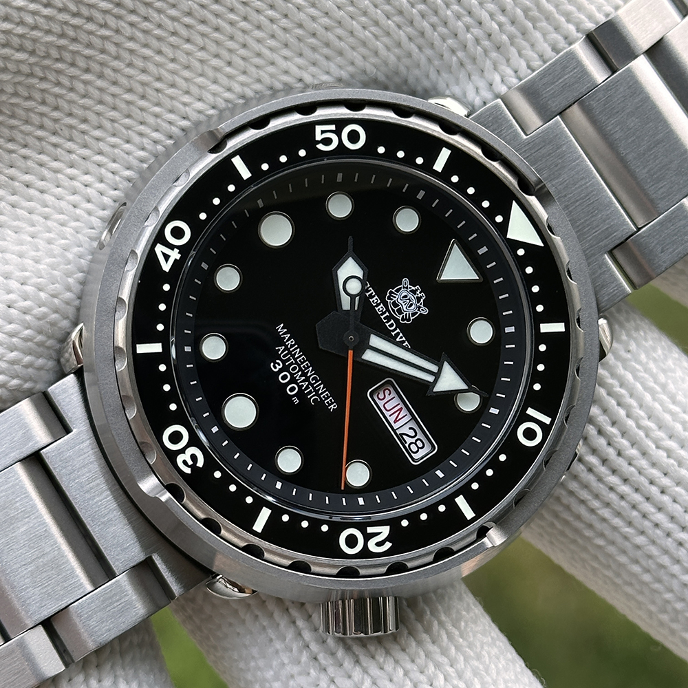 STEELDIVE Official SD1975W Day and Date Function NH36 Automatic Tuna Dive Watch