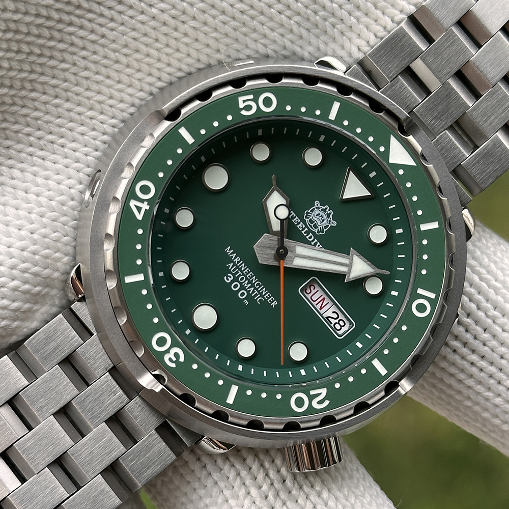 STEELDIVE Official SD1975W Day and Date Function NH36 Automatic Tuna Dive Watch