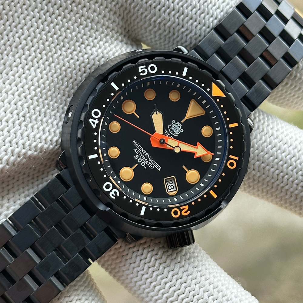 SD1975XV on Black Bracelet