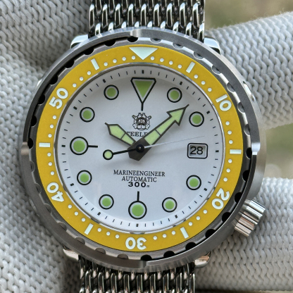Steeldive SD1975N White Dial Yellow Bezel on Mesh Bracelet