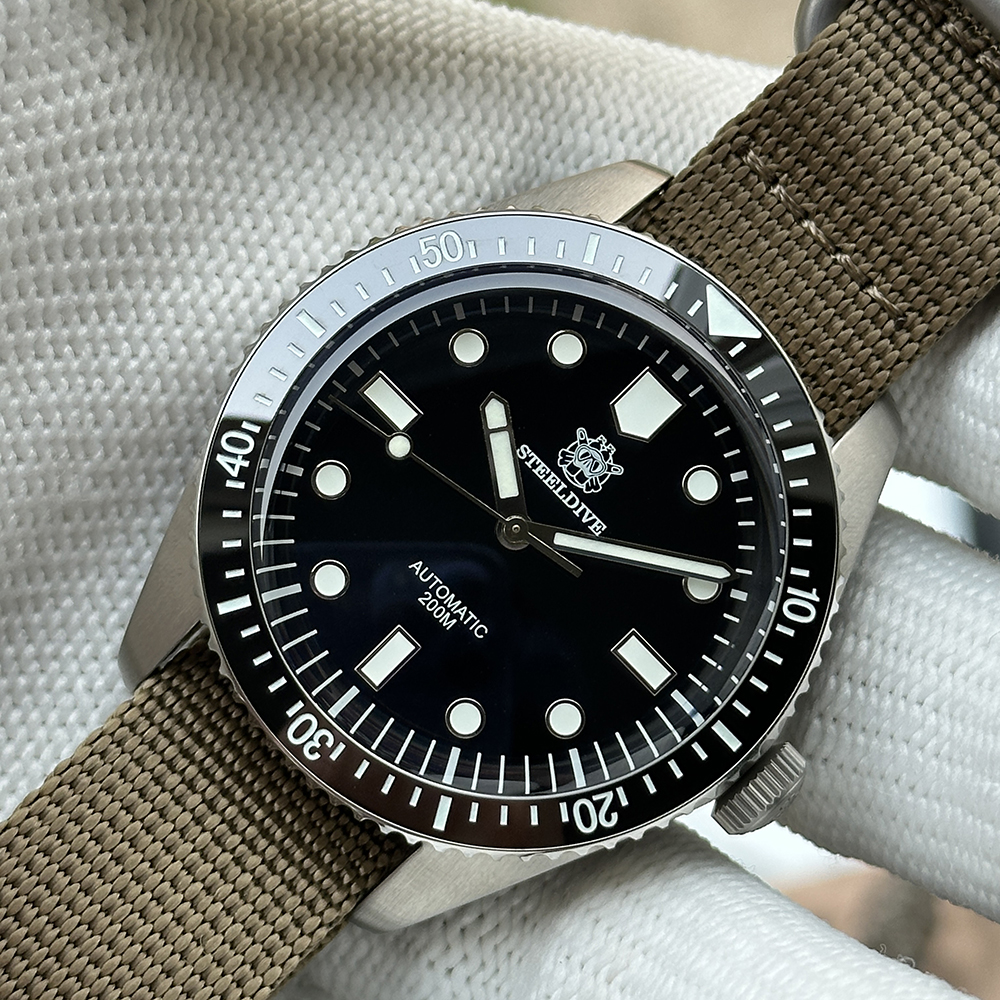 STEELDIVE Official SD1965 Black Dial 42.1MM Case Sapphire Glass Ceramic Bezel Insert 200M Waterproof NH35 Mens Dive Watch