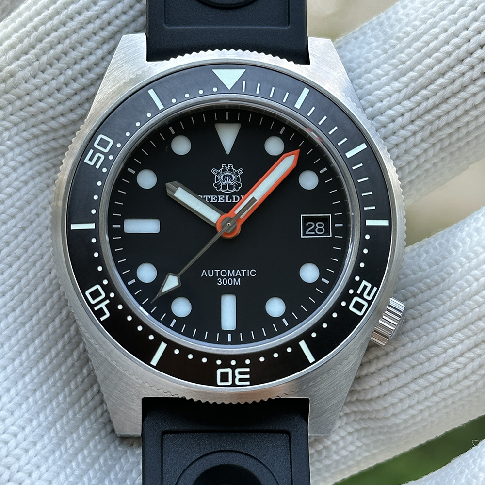 STEELDIVE Official SD1929 Black Dial 42mm Case 300M Waterproof NH35 Automatic Mens Dive Watch