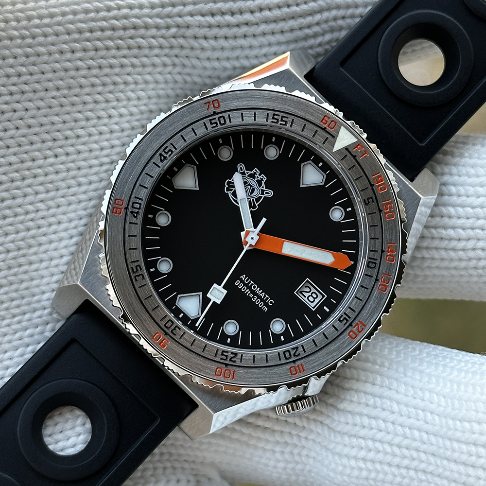 STEELDIVE Official SD1936 Swiss BGW9 Luminous 40MM Steel Case Sapphire Glass Steel Bezel 300M Mens NH35 Date Dive Watch