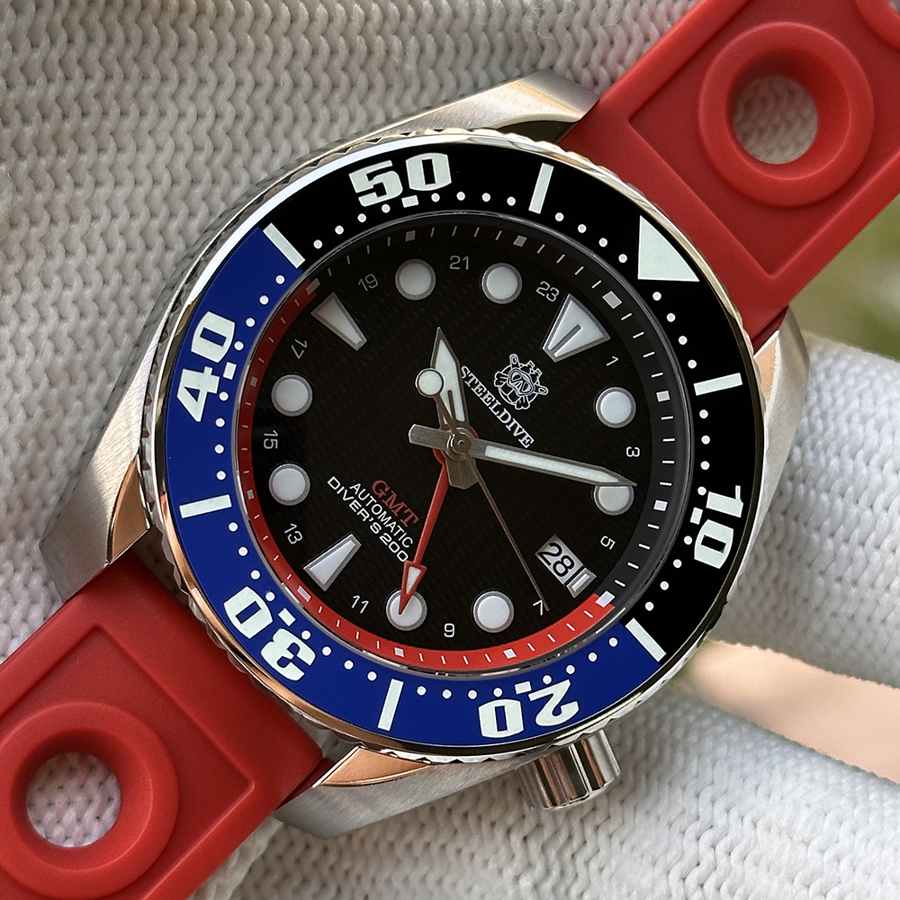 STEELDIVE Official SD1971GMT 44.9MM Swiss Luminous Ceramic Bezel Sapphire Glass 200M NH34 GMT Dive Watch