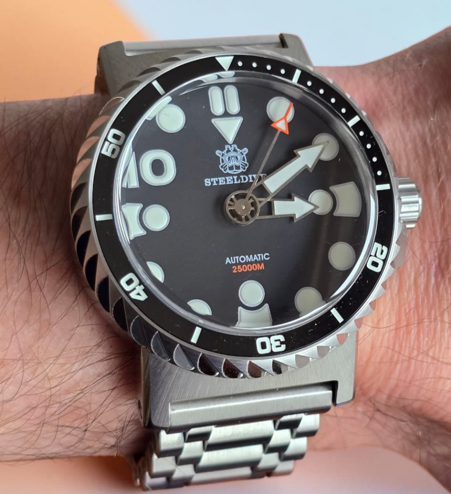 STEELDIVE Official SD1982 with Tank Bracelet NH35 Automatic Dive Watch