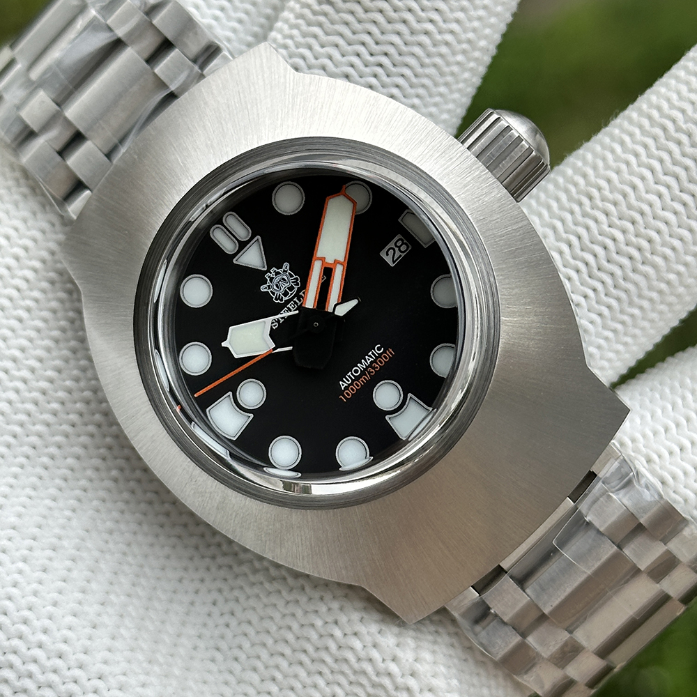 STEELDIVE SD1920 V2 automatic dive watch with Japan NH35 movement, 1000M water resistance and tank bracelet