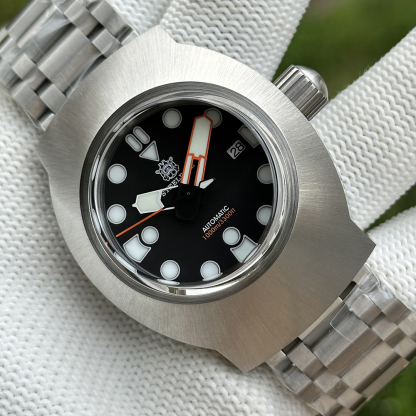 STEELDIVE SD1920 V2 automatic dive watch with Japan NH35 movement, 1000M water resistance and tank bracelet