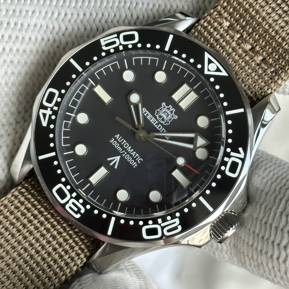 STEELDIVE Offiical SD1957L NH35 Blue Luminous Sea Ghost Watch 300m Waterproof