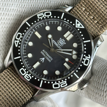 STEELDIVE Offiical SD1957L NH35 Blue Luminous Sea Ghost Watch 300m Waterproof