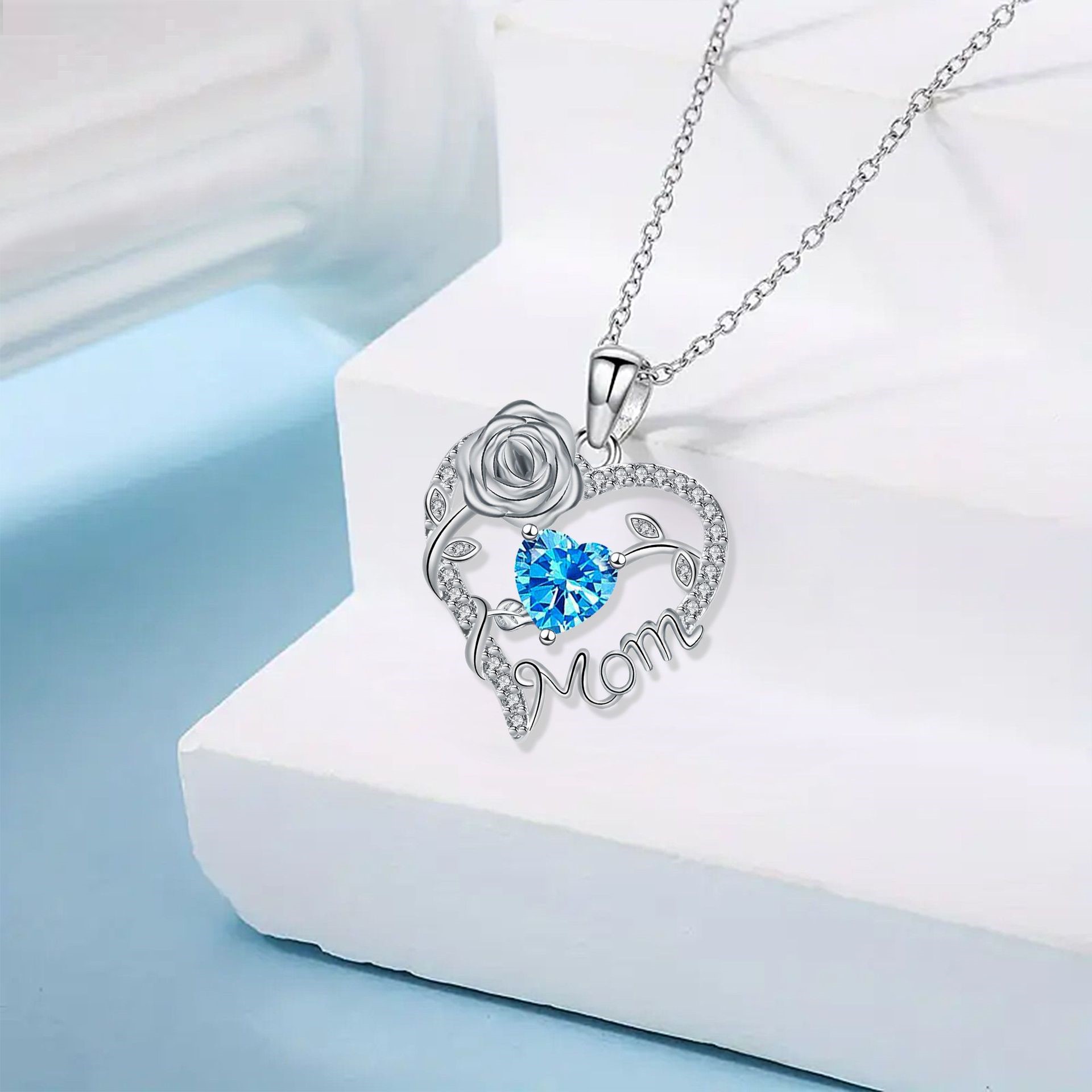 Heart-Shaped Mom Pendant, Mother's Day Rose Necklace, Lady'S Collar Chain