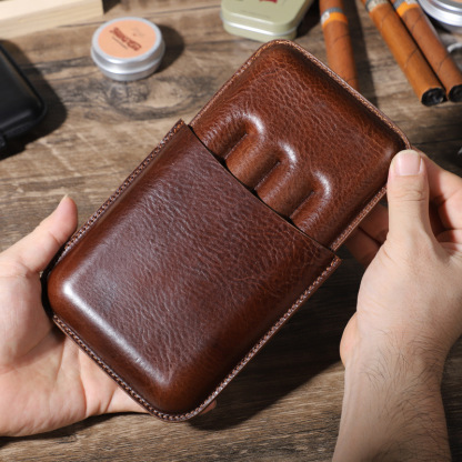 4-Cigar Leather Travel Case – Slim Retro Protector