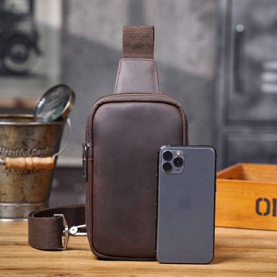 Retro Leather Crossbody Phone Bag - Men's Chest Sling Pack
