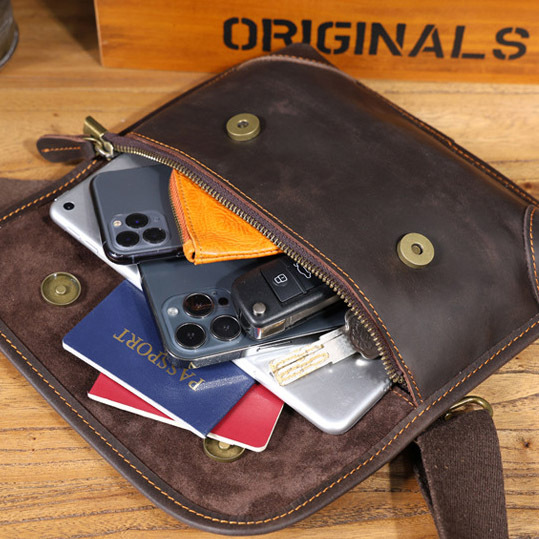 Compact Leather Crossbody Phone Bag - Men's Minimalist Chest Pack