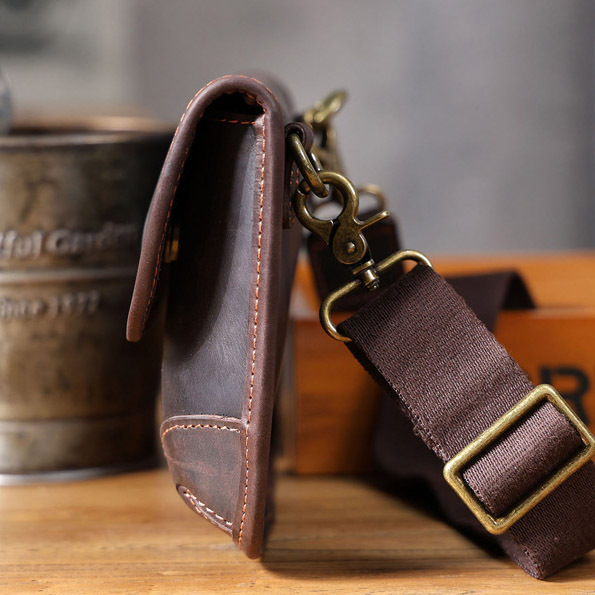 Compact Leather Crossbody Phone Bag - Men's Minimalist Chest Pack