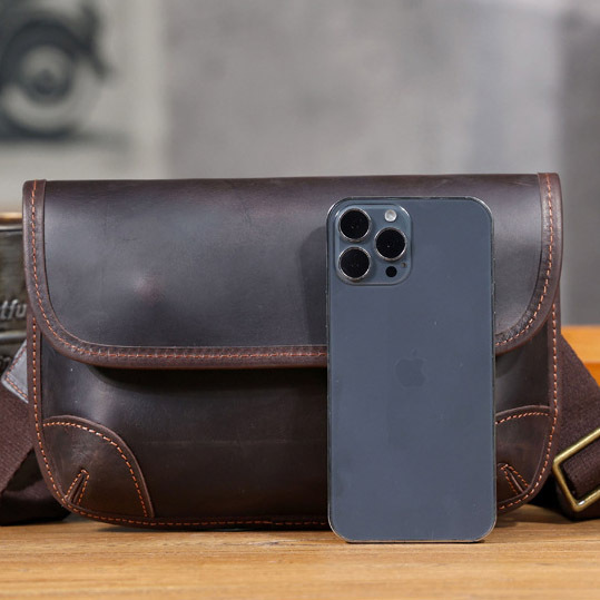 Compact Leather Crossbody Phone Bag - Men's Minimalist Chest Pack