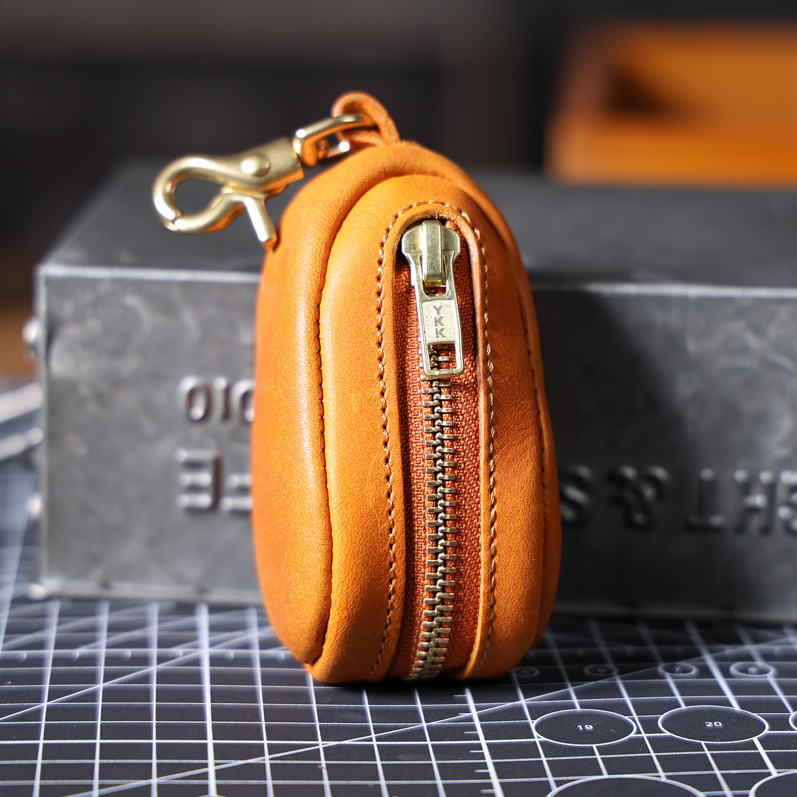 Universal Leather Car Key Cover - Cylinder Key Pouch (Black, Coffee, Sunset)