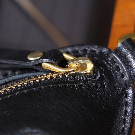 Retro Leather Car Key Case - Zippered Key Organizer (Black, Sunset)YHHS012668