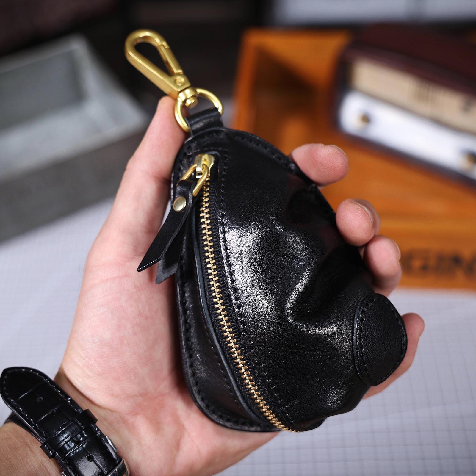 Retro Leather Car Key Case - Zippered Key Organizer (Black, Sunset)YHHS012668