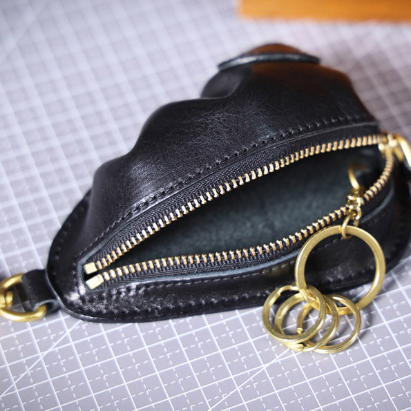 Retro Leather Car Key Case - Zippered Key Organizer (Black, Sunset)YHHS012668