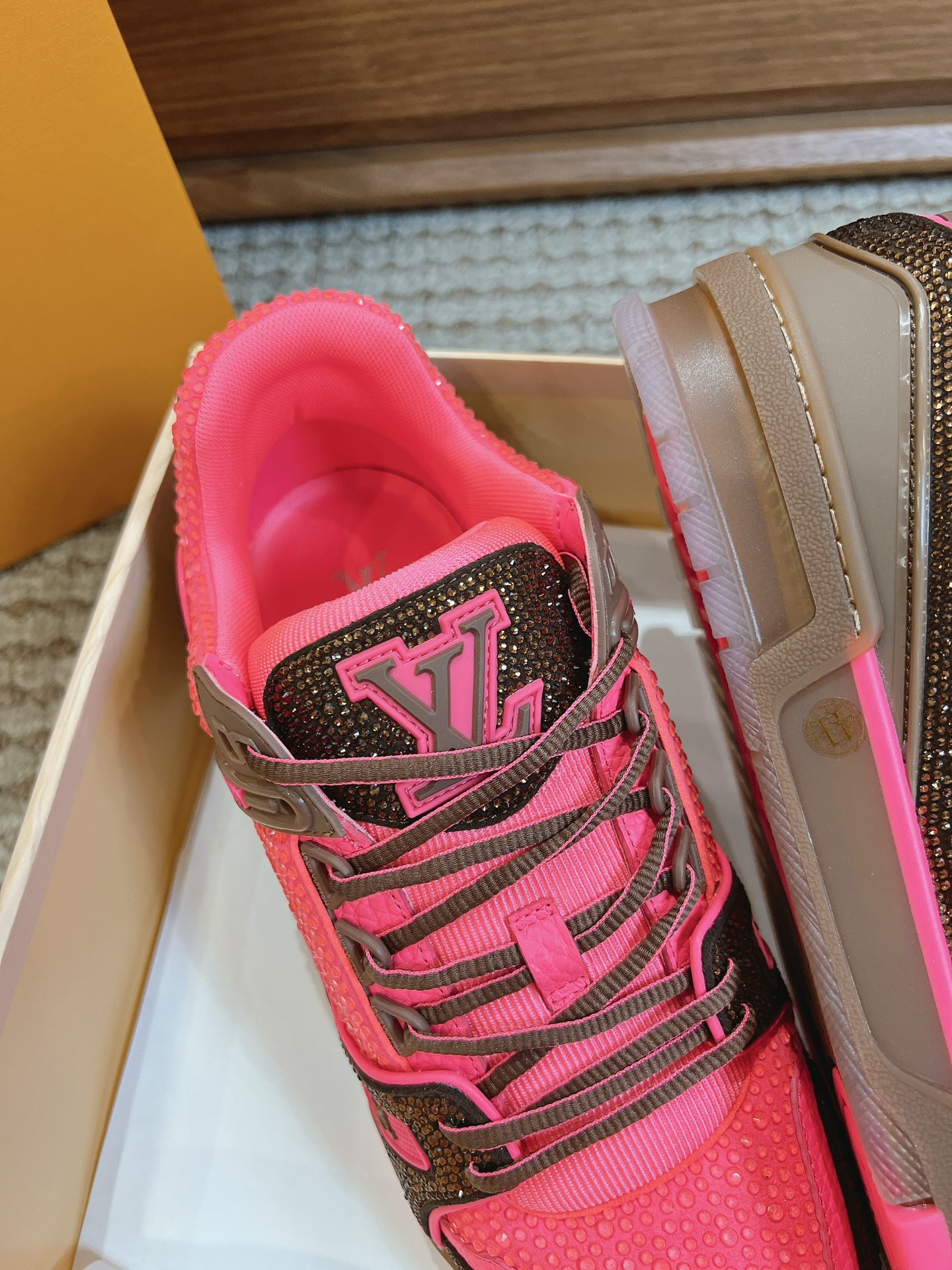 Men's shoes